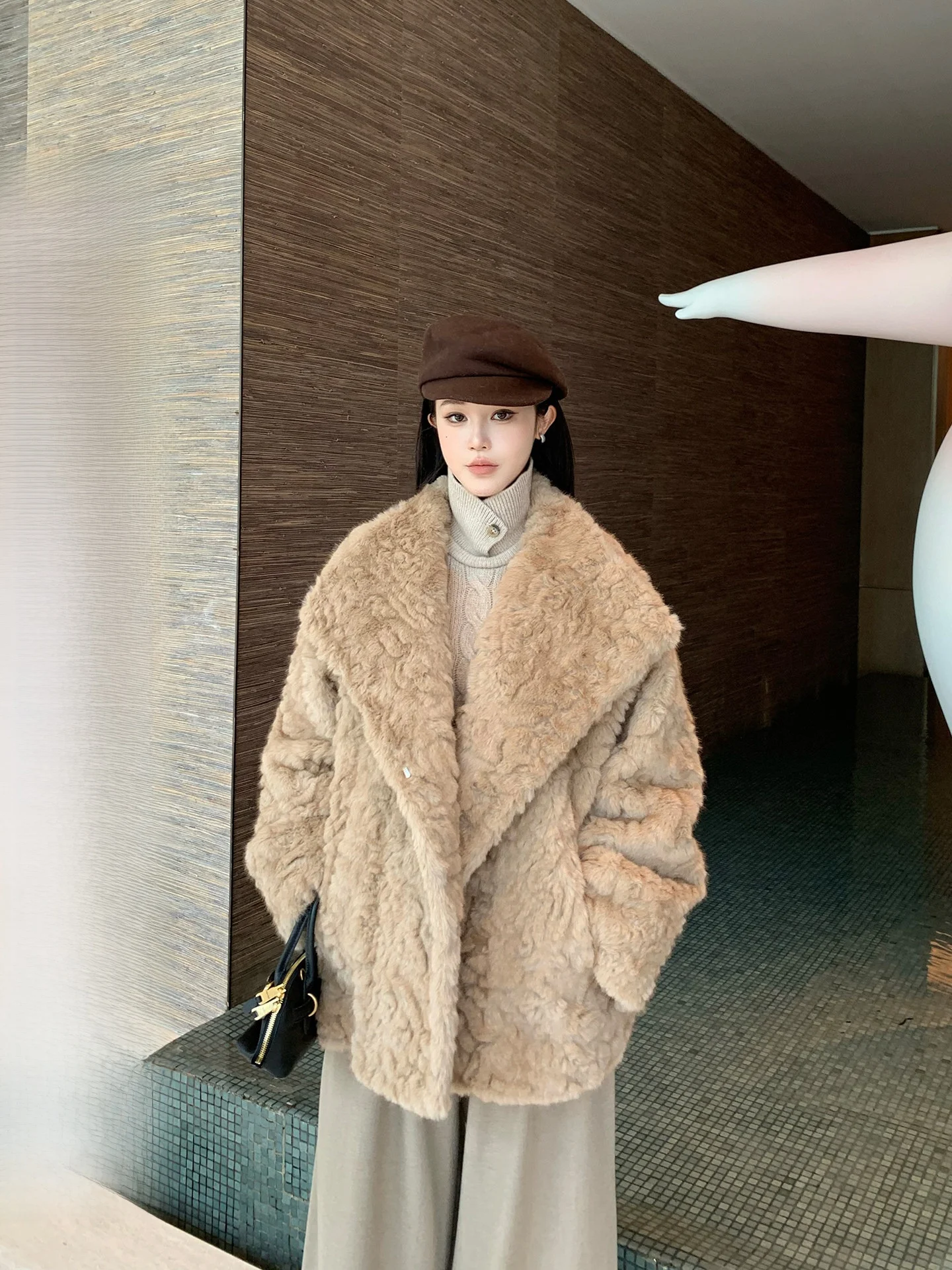 Buleng Thiened Artificial Fur Coat Women's Winter Warm Top Casual Loose Fit Collar Long Sve Mid-Length Outerwear
Buleng Thiened Artificial Fur Coat Women's Winter Warm Top Casual Loose Fit Collar Long Sve Mid-Length Outerwear