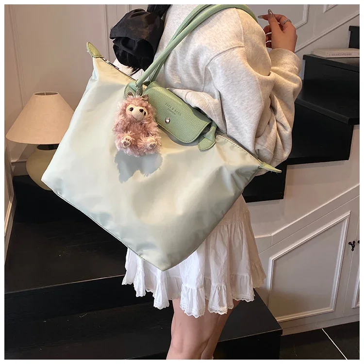 Premium Leather Tote Bag For Ladies - Stylish Women's Messenger Bag With Gold Hardware, Fashionable Shoulder Handbag
Premium Leather Tote Bag For Ladies - Stylish Women's Messenger Bag With Gold Hardware, Fashionable Shoulder Handbag