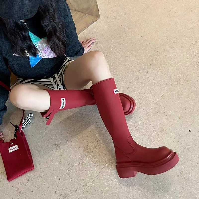 Autumn 2025 New Knee High Rain Boots Flats Platform Chelsea Botas Mujer Buckle Fashion Shoes Women Motorcycle Long Boots Mujer
Autumn 2025 New Knee High Rain Boots Flats Platform Chelsea Botas Mujer Buckle Fashion Shoes Women Motorcycle Long Boots Mujer