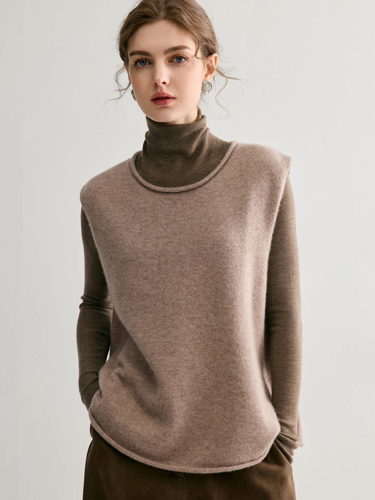 Женский вязаный жилет Pure Camere Svel, многослойный свободный накладной жилет, круглый, теплый, удобный
Женский вязаный жилет Pure Camere Svel, многослойный свободный накладной жилет, круглый, теплый, удобный