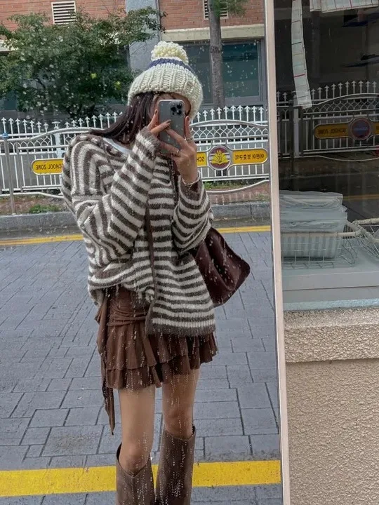 Retro Lazy Sle Color Blo Striped Hooded Soft Cozy Women's Sweater Jaet Loose Top Initial Autumn Trendy Item
Retro Lazy Sle Color Blo Striped Hooded Soft Cozy Women's Sweater Jaet Loose Top Initial Autumn Trendy Item