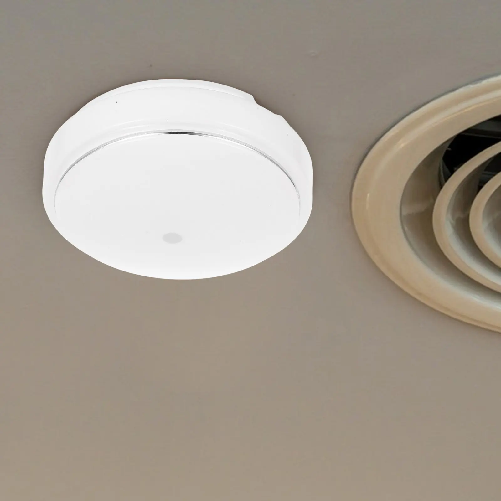 Clip on Ceiling Light Shade Round Flush Mount Cover Easy Install Home Bedroom Balcony Kitchen Bathroom Lighting
Clip on Ceiling Light Shade Round Flush Mount Cover Easy Install Home Bedroom Balcony Kitchen Bathroom Lighting