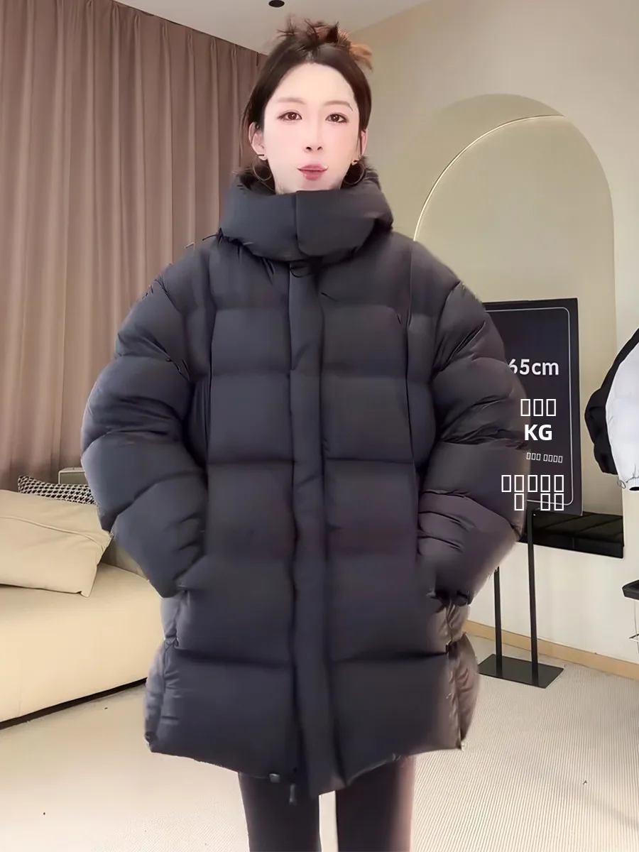 Зимняя новинка 2025: Женская свободная куртка-пуховик средней длины с капюшоном, утепленная, повседневная, в городском стиле, для отдыха
Зимняя новинка 2025: Женская свободная куртка-пуховик средней длины с капюшоном, утепленная, повседневная, в городском стиле, для отдыха