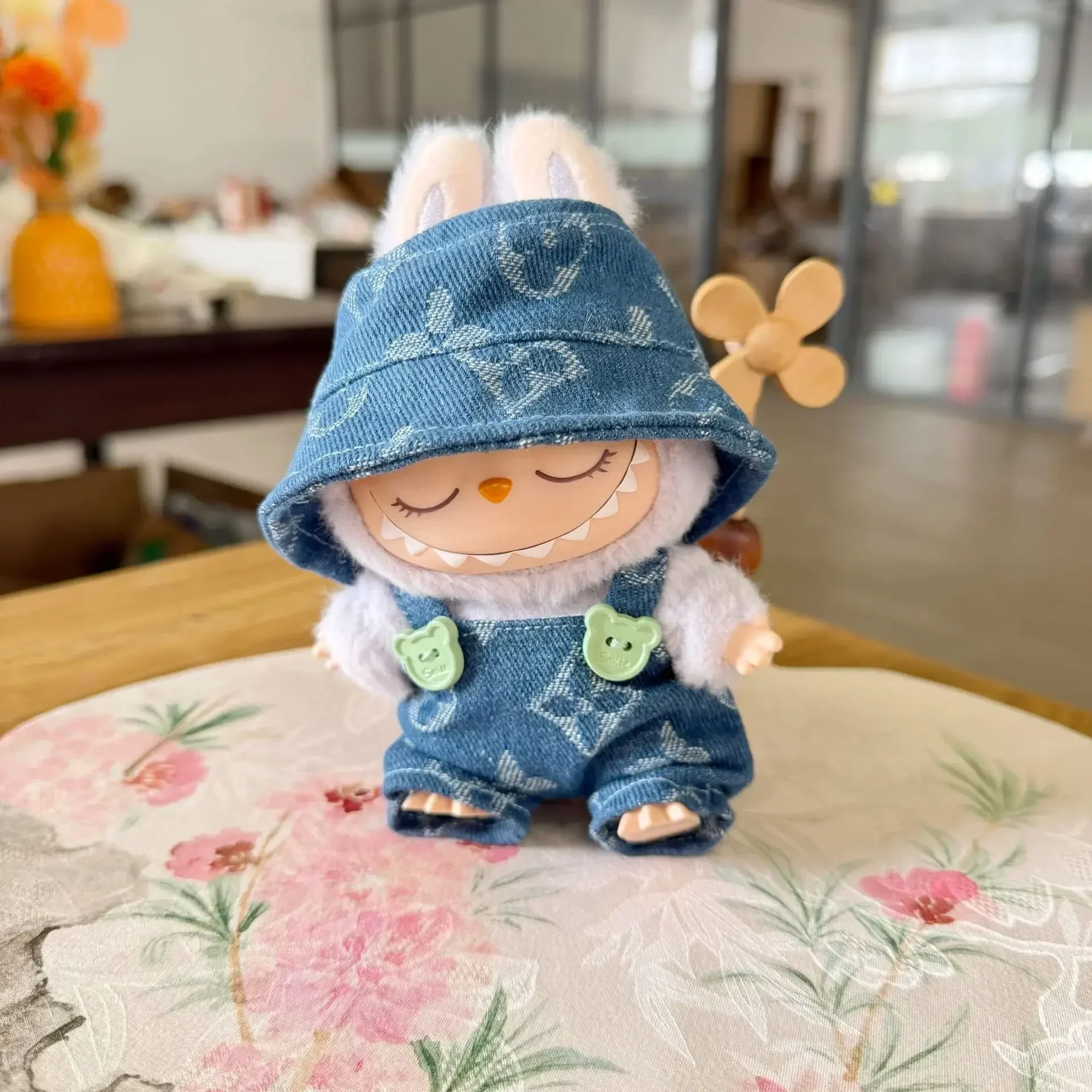 17 cm Labubu Poppenkleertjes Denim klavertje vier set Outfit Accessoires Kleding DIY Kids Gift Zoete Prinses
17 cm Labubu Poppenkleertjes Denim klavertje vier set Outfit Accessoires Kleding DIY Kids Gift Zoete Prinses