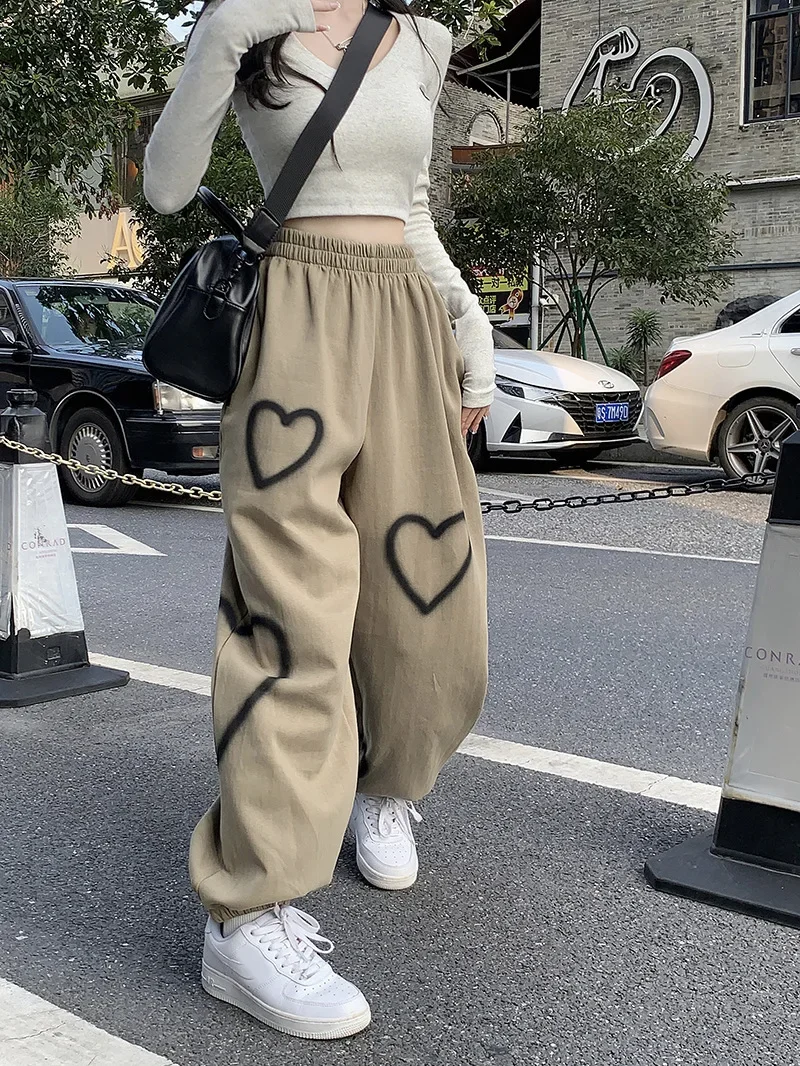 Y2K Style Women Cargo Pants Loose Low Waist Sweatpants Hip Hop Oversize Pants Harajuku Fashion Vintage Casual Wide Leg Trousers
Y2K Style Women Cargo Pants Loose Low Waist Sweatpants Hip Hop Oversize Pants Harajuku Fashion Vintage Casual Wide Leg Trousers