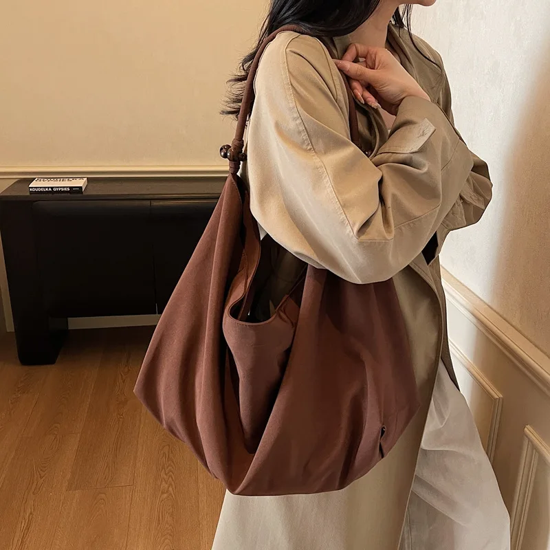 Luxury 2025 Women's Minimalist Hobo Bag, Chic Quilted Purse, Soft Faux Leather Adjustable Strap Sling for Weekend & Travel
Luxury 2025 Women's Minimalist Hobo Bag, Chic Quilted Purse, Soft Faux Leather Adjustable Strap Sling for Weekend & Travel