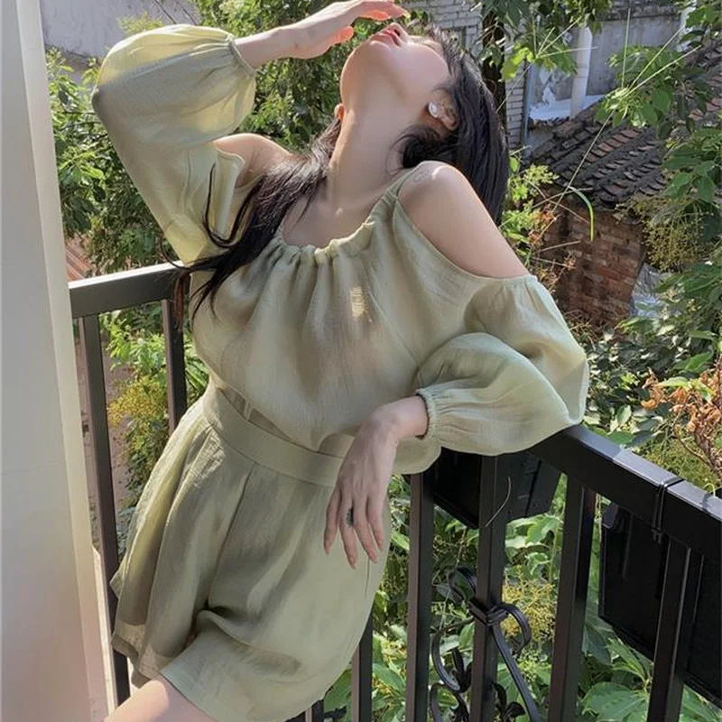 Женские комплекты в консервативном стиле, праздничные повседневные стильные шикарные летние милые базовые костюмы, блузки с открытыми плечами, чистые мешковатые шорты, комплект из 2 предметов
Женские комплекты в консервативном стиле, праздничные повседневные стильные шикарные летние милые базовые костюмы, блузки с открытыми плечами, чистые мешковатые шорты, комплект из 2 предметов