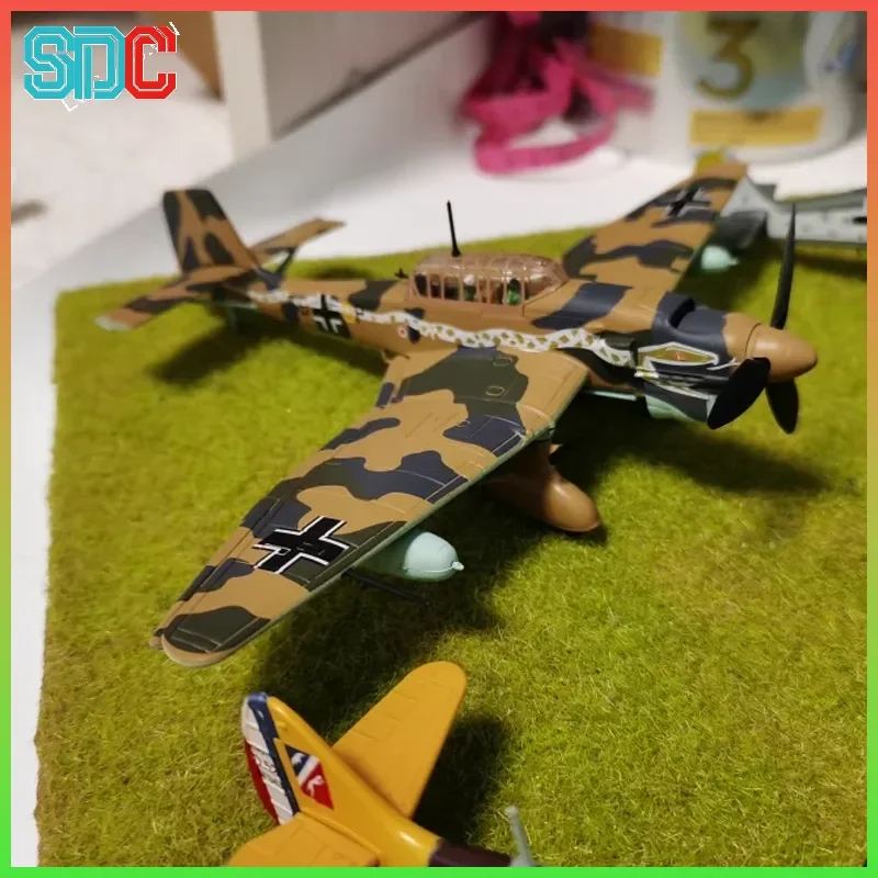 Масштаб 1:72, немецкий бомбардировщик для дайвинга времен Второй мировой войны, Stuka JU87, модель истребителя из сплава, игрушечный автомобиль с радиоуправлением для коллекционеров
Масштаб 1:72, немецкий бомбардировщик для дайвинга времен Второй мировой войны, Stuka JU87, модель истребителя из сплава, игрушечный автомобиль с радиоуправлением для коллекционеров