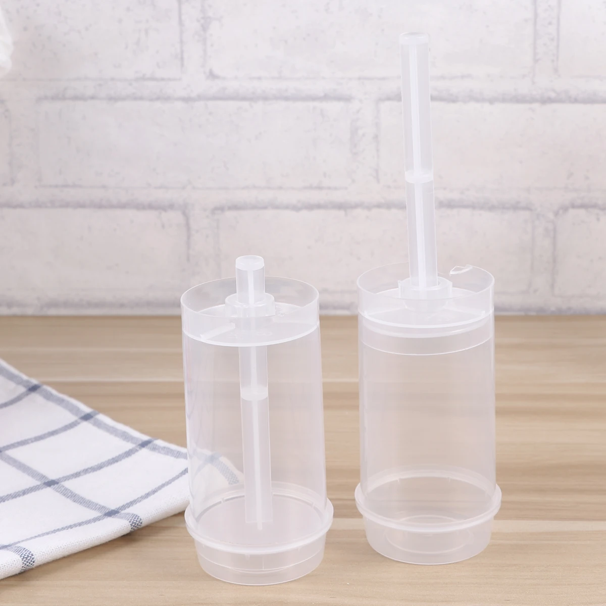 10 Pcs Push Barrel Cake Holders Plastic Reusable Easy Wash Lid Confetti Shooter Food Safe Storage Container Kitchen Bar
10 Pcs Push Barrel Cake Holders Plastic Reusable Easy Wash Lid Confetti Shooter Food Safe Storage Container Kitchen Bar