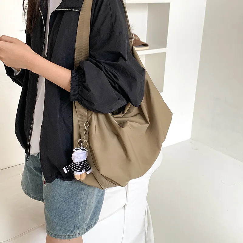 Women Shoulder Bag Crossbody Fashion Messenger Casual Leisure Style Large Capacity Nylon Tote 2025 Autumn Lightweight Versatile
Women Shoulder Bag Crossbody Fashion Messenger Casual Leisure Style Large Capacity Nylon Tote 2025 Autumn Lightweight Versatile