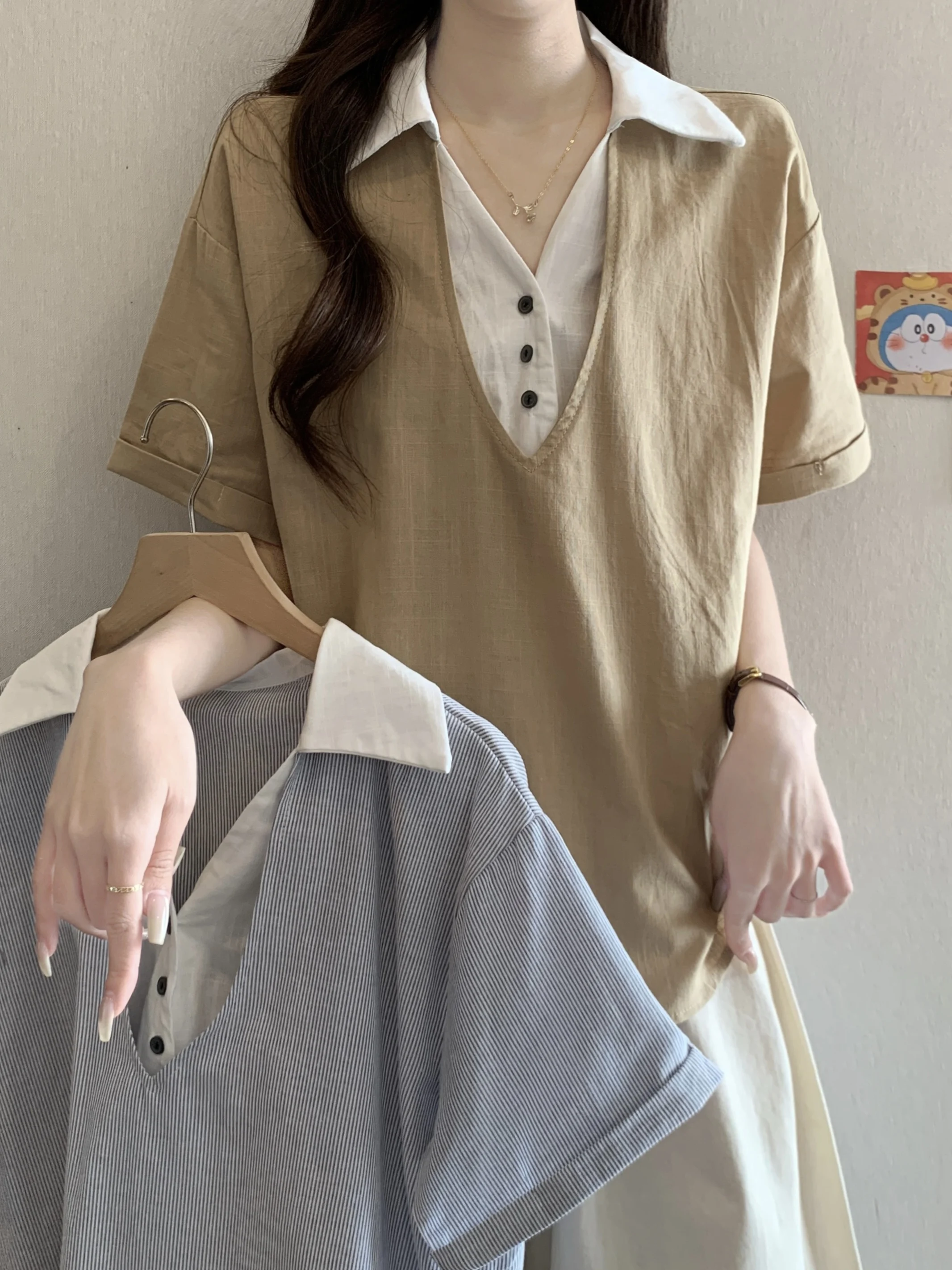 plus Size Fashionable V-Neck Short Sleeve Shirt Slimming Waist Design Korean Style Commute Wind Women's Summer Top
plus Size Fashionable V-Neck Short Sleeve Shirt Slimming Waist Design Korean Style Commute Wind Women's Summer Top
