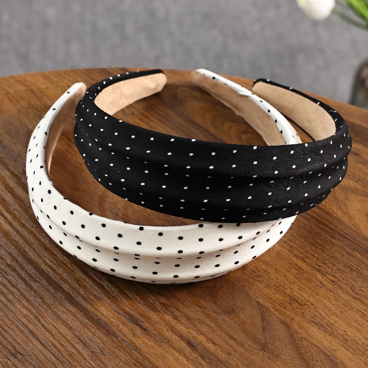 Headbands for Women Korean Black and White Polka Dot Wide Hair Hoop Headband Fashion Makeup Wash Face Hairbands Hair Accessories
Headbands for Women Korean Black and White Polka Dot Wide Hair Hoop Headband Fashion Makeup Wash Face Hairbands Hair Accessories