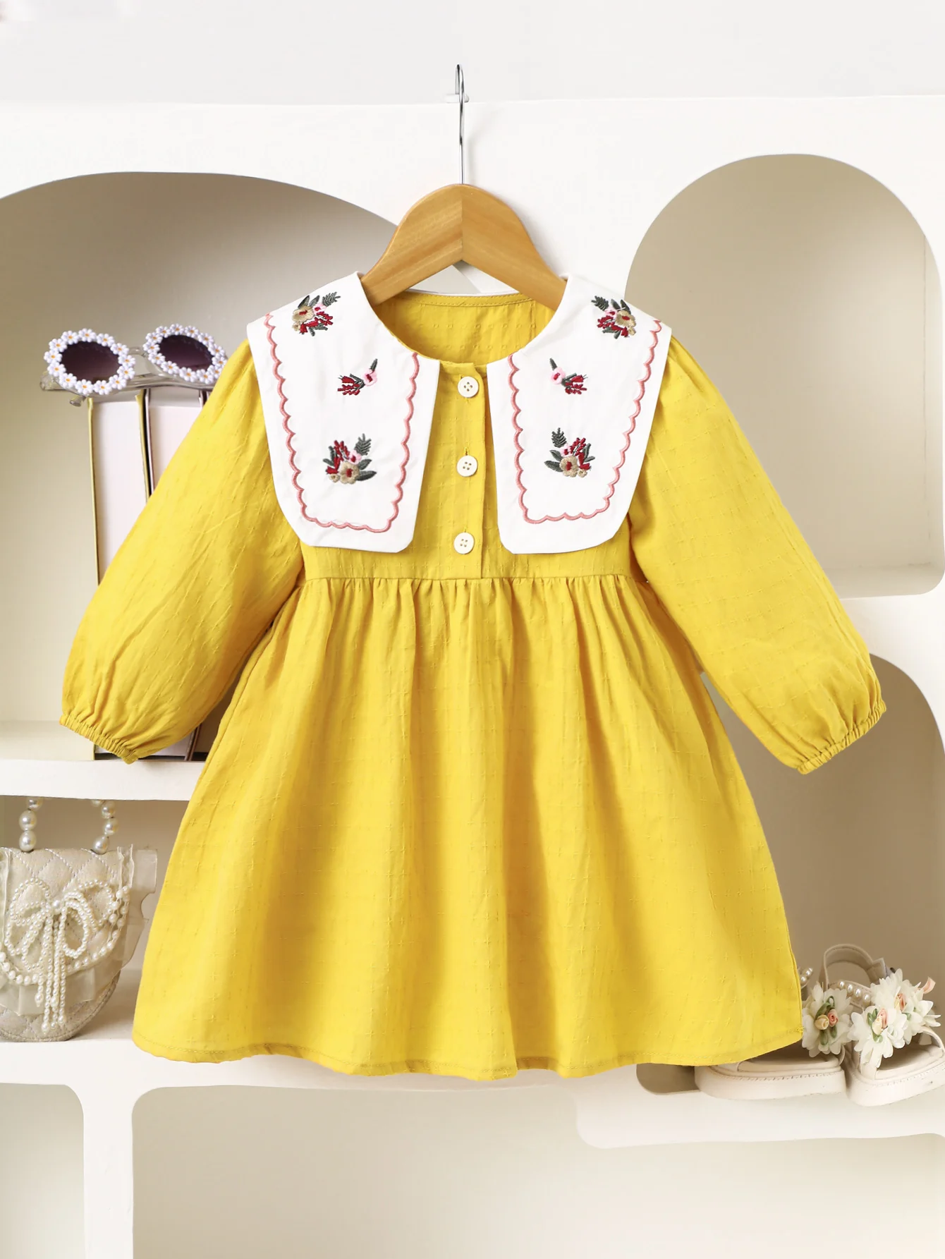 1-Piece Girls' Spring and Autumn Dress, New Stylish Children's Dress with Large Lapel, Long-Sleeve Princess Dress, Embroidered Cotton Casual Dress for Baby Girls
1-Piece Girls' Spring and Autumn Dress, New Stylish Children's Dress with Large Lapel, Long-Sleeve Princess Dress, Embroidered Cotton Casual Dress for Baby Girls