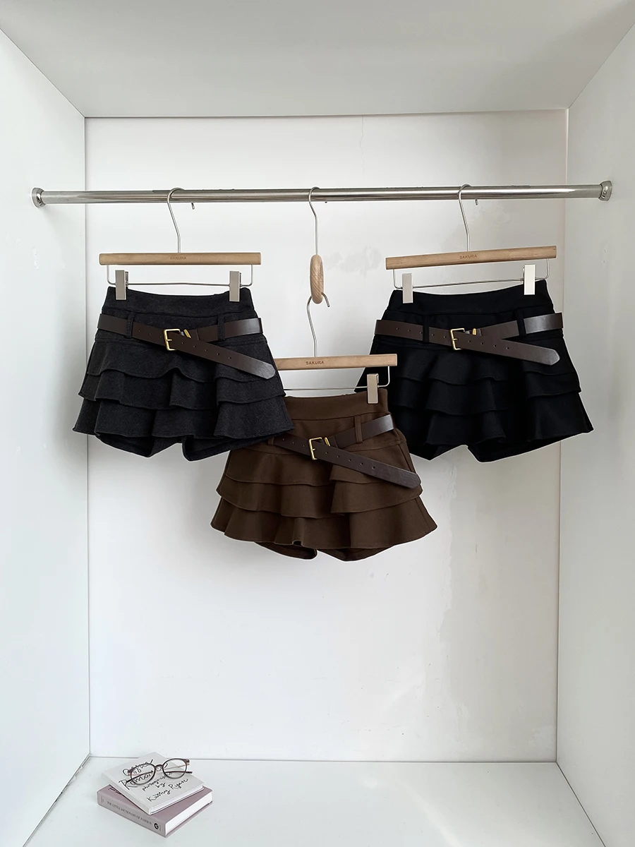 Retro Korean Style High Waist Short Skirt with Lace Design Polyester Fiber Cake Skirt Women's Fashion Autumn Winter New Arrival
Retro Korean Style High Waist Short Skirt with Lace Design Polyester Fiber Cake Skirt Women's Fashion Autumn Winter New Arrival