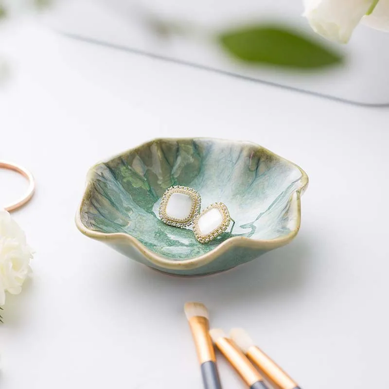 Nordic Ceramic Jewelry Tray Lotus-shaped Earrings Ring Necklace Keychain Bowl Jewelry Organizer Dish Dessert Display Tray
Nordic Ceramic Jewelry Tray Lotus-shaped Earrings Ring Necklace Keychain Bowl Jewelry Organizer Dish Dessert Display Tray