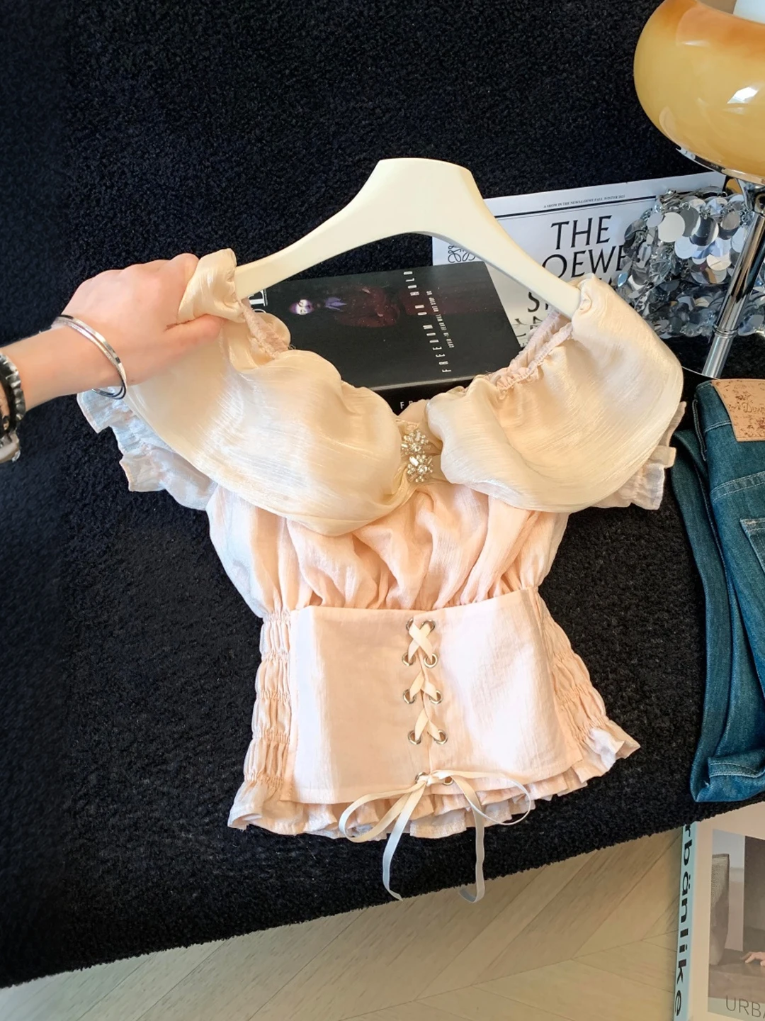 Elegant Chiffon Shirt Women Summer 2026 Korean Style Tie Waist Slimming Top Fairylike Blouse Bubble Sleeve Short Sleeve Shirt
Elegant Chiffon Shirt Women Summer 2026 Korean Style Tie Waist Slimming Top Fairylike Blouse Bubble Sleeve Short Sleeve Shirt