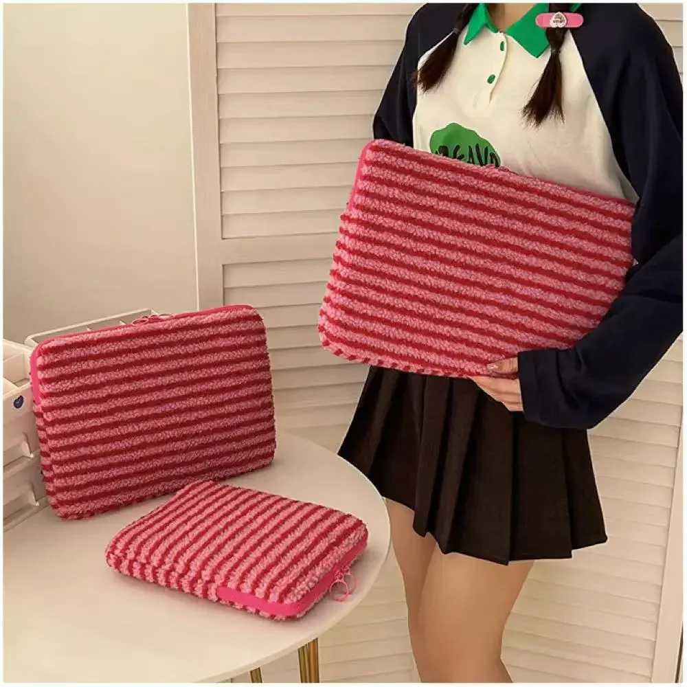 New Soft Plush Liner Bag Tablet Laptop Sleeve For Macbook 13.3 14 15 Lenovo Microsoft Xiaomi Huawei 15.6 Inch Notebook Cover
New Soft Plush Liner Bag Tablet Laptop Sleeve For Macbook 13.3 14 15 Lenovo Microsoft Xiaomi Huawei 15.6 Inch Notebook Cover