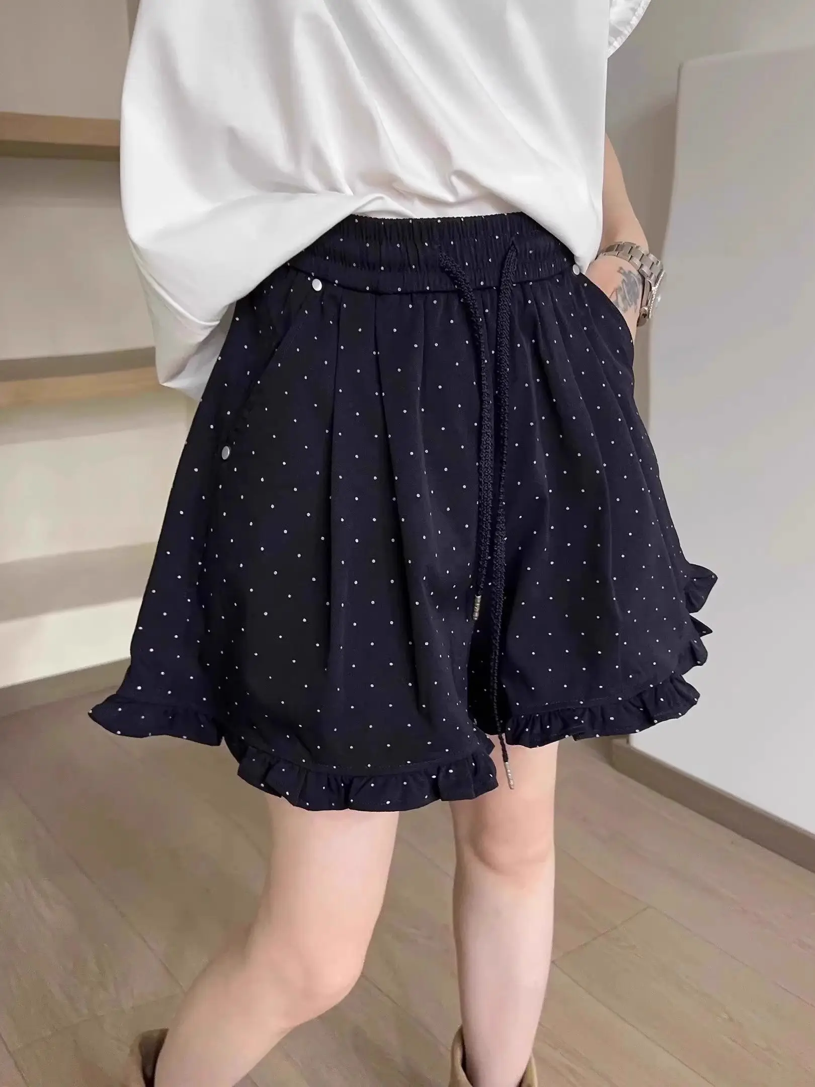 2026 New Style Drawstring Loose Casual Shorts Women's Summer Thin Wide Leg Shorts Ladies Elastic Waist Pockets Short Pants U08
2026 New Style Drawstring Loose Casual Shorts Women's Summer Thin Wide Leg Shorts Ladies Elastic Waist Pockets Short Pants U08