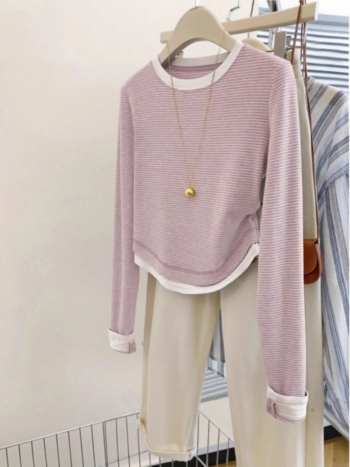 Slimming ort Striped T-irt Women's Early Autumn Spring oulder Length Long Sve Fake Two-Piece Top Korean Sle Commute
Slimming ort Striped T-irt Women's Early Autumn Spring oulder Length Long Sve Fake Two-Piece Top Korean Sle Commute