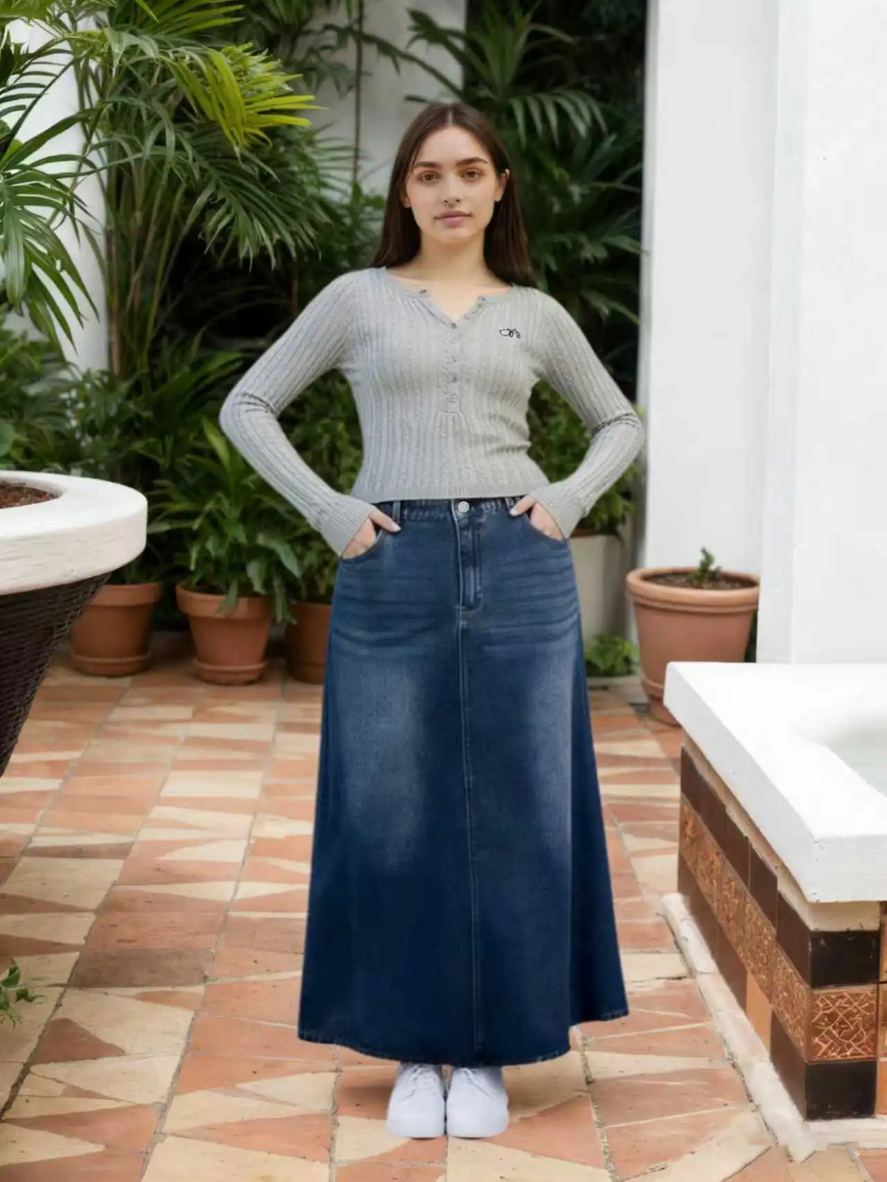 Длинная джинсовая юбка А-силуэта большого размера, повседневный осенне-зимний стиль.
Длинная джинсовая юбка А-силуэта большого размера, повседневный осенне-зимний стиль.