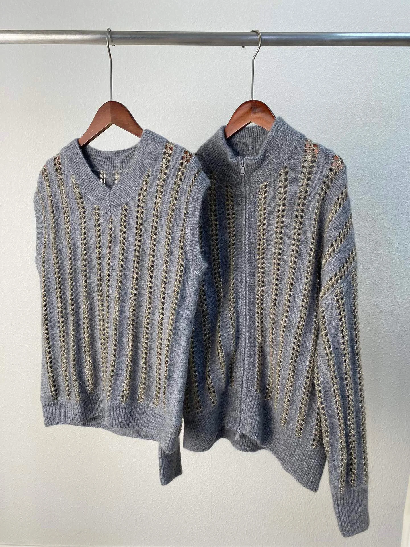 Autumn B*C Women's Wool Mohair Sequined Stand Collar Zipper Cardigan or V-Neck Sleeveless Vest
Autumn B*C Women's Wool Mohair Sequined Stand Collar Zipper Cardigan or V-Neck Sleeveless Vest