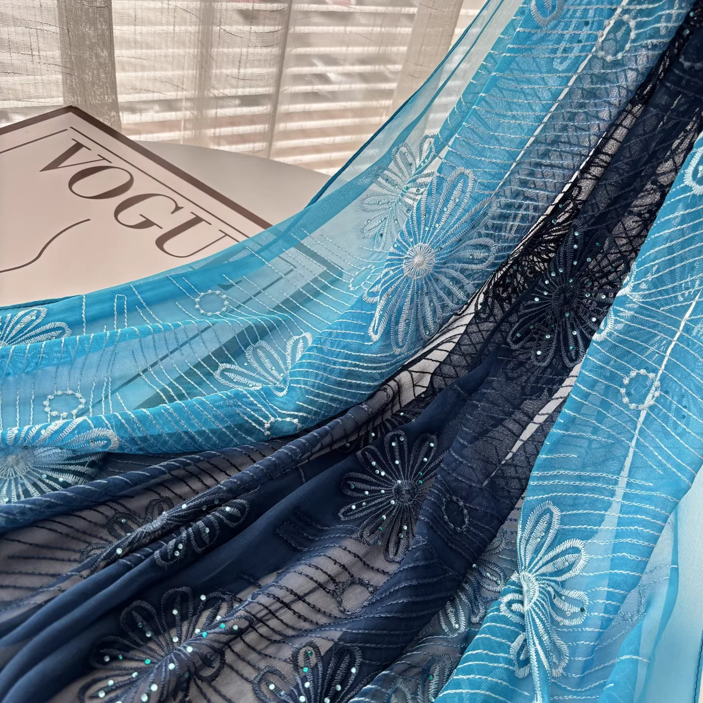 100% Silk neck scarves woman spring original luxury brand blue flower embroidered shoulder cape headscarf neckerchief
100% Silk neck scarves woman spring original luxury brand blue flower embroidered shoulder cape headscarf neckerchief