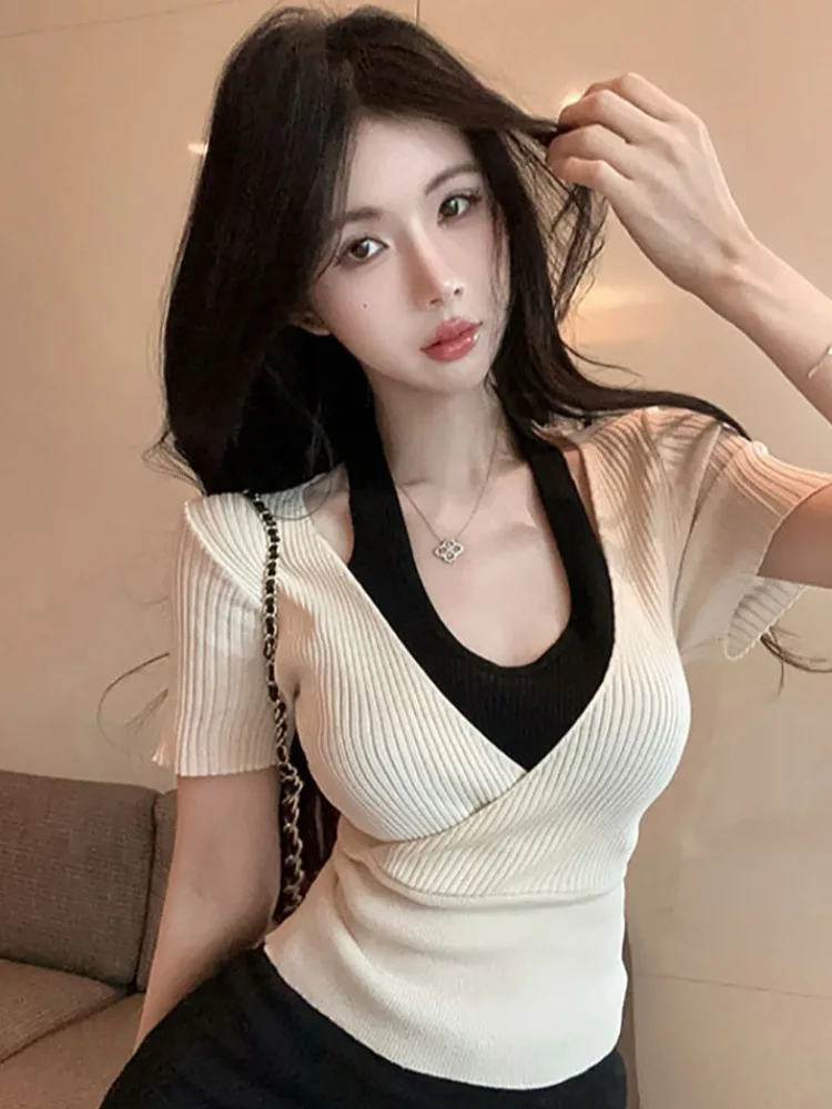 Korean Style Short Sleeve Knitted T-Shirt Women's Summer Slimming V-Neck Fake Two-Piece Cotton Polyester Blend Citywalk Top
Korean Style Short Sleeve Knitted T-Shirt Women's Summer Slimming V-Neck Fake Two-Piece Cotton Polyester Blend Citywalk Top