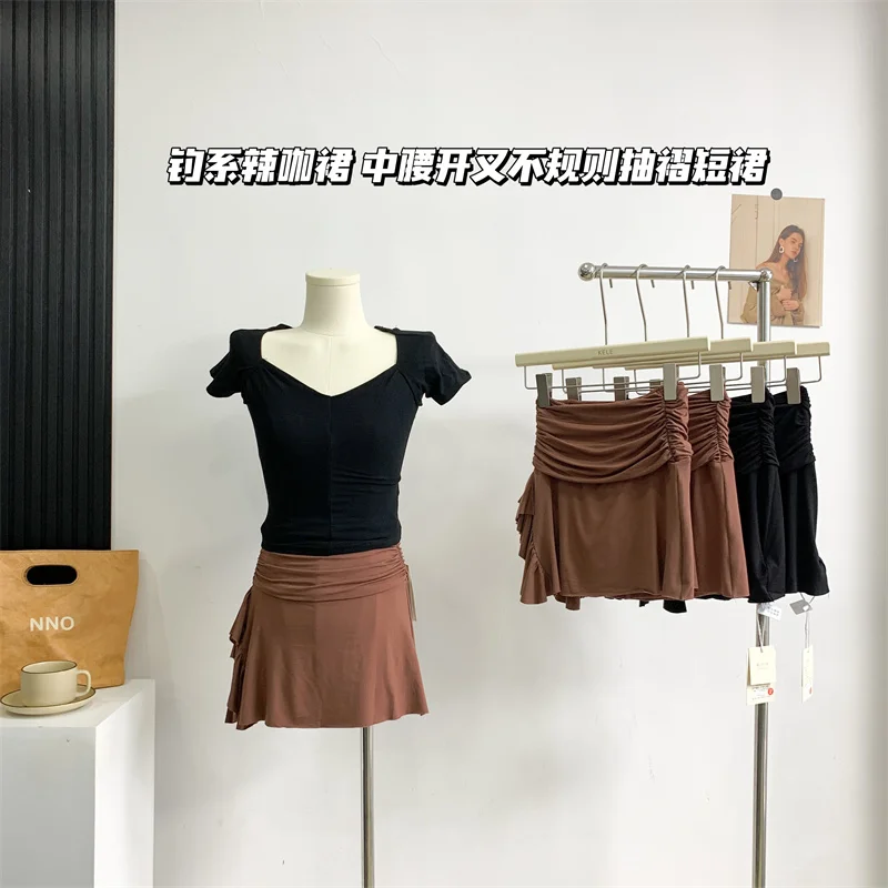 Summer 2023 Flared Skirts Women's Basic Shorts Skirt Fashion Versatile Casual Mini Pleated Fluffy Skirt
Summer 2023 Flared Skirts Women's Basic Shorts Skirt Fashion Versatile Casual Mini Pleated Fluffy Skirt