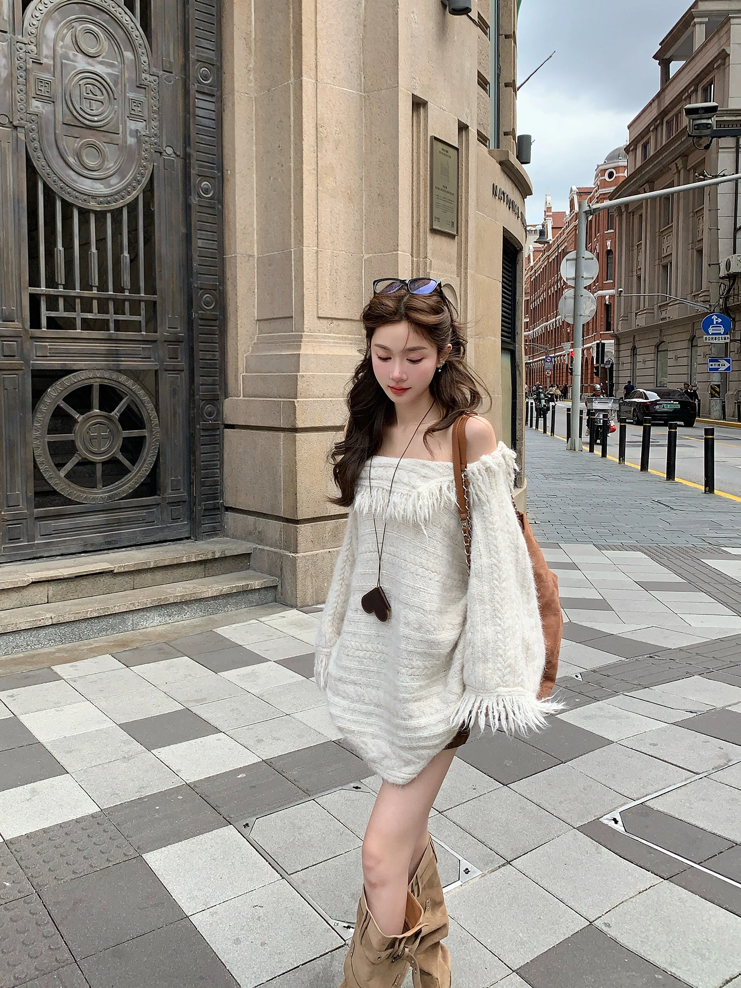 Loose Lazy Sle One oulder Knitted Sweater Women's Autumn Winter Mid-Length Butt Covering Tassel oulder Bared Knitwear
Loose Lazy Sle One oulder Knitted Sweater Women's Autumn Winter Mid-Length Butt Covering Tassel oulder Bared Knitwear