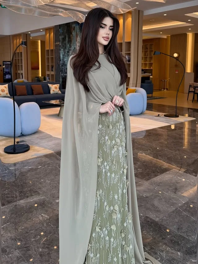 Dubai Saudi Women's Wedding Party attire Jewel Neck Evening Dresses Formal Occasion Prom Gowns 3D Flower Shiny Customized
Dubai Saudi Women's Wedding Party attire Jewel Neck Evening Dresses Formal Occasion Prom Gowns 3D Flower Shiny Customized