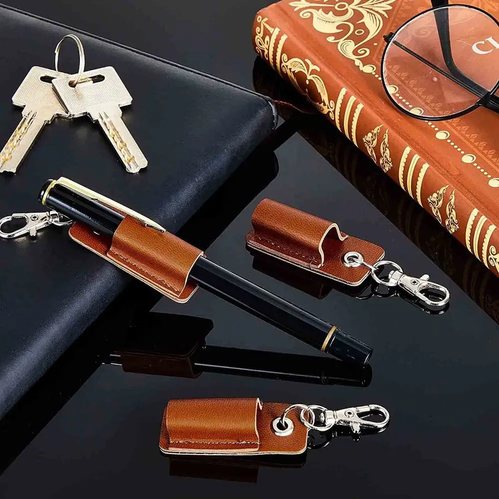 Модный пенал-органайзер из искусственной кожи для школы и офиса с клипсой для бейджа, держателем для ручек и брелоком для ключей
Модный пенал-органайзер из искусственной кожи для школы и офиса с клипсой для бейджа, держателем для ручек и брелоком для ключей