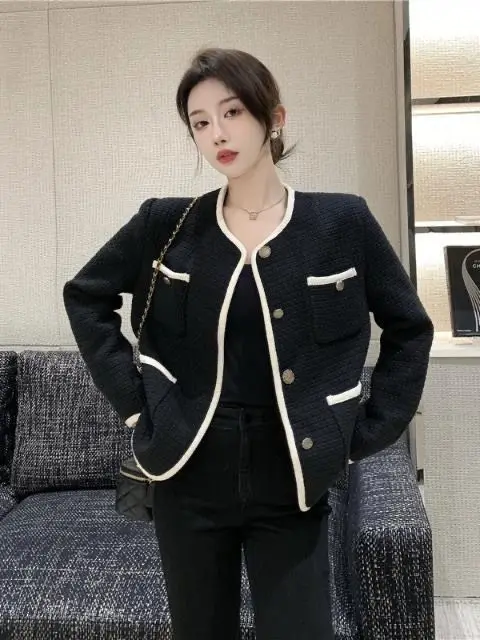 plus Size Luxury Boucle Jaet Women's Cotton Insert Thiened Ladylike High-End Feel Top Button Detail Warm Long Sve Coat
plus Size Luxury Boucle Jaet Women's Cotton Insert Thiened Ladylike High-End Feel Top Button Detail Warm Long Sve Coat