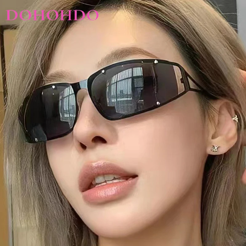 Fashion Designer Y2K Sunglasses Women Men Trends Retro 2000's Steampunk Sun Glasses Men Outdoor Travel Windproof Goggles UV400
Fashion Designer Y2K Sunglasses Women Men Trends Retro 2000's Steampunk Sun Glasses Men Outdoor Travel Windproof Goggles UV400