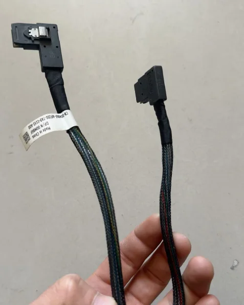 R430 SFF8087 mini SAS 0M86F 00M86F cable
R430 SFF8087 mini SAS 0M86F 00M86F cable