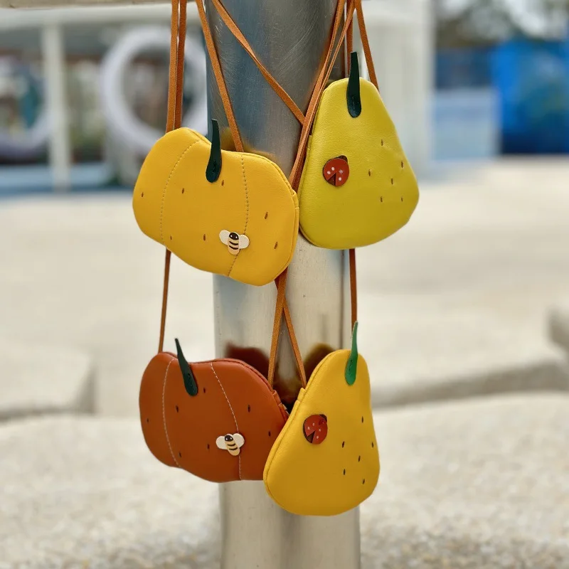 Сумка через плечо в форме тыквы и груши для девочек, милая сумка-мессенджер с фруктами, детский модный аксессуар ярких цветов
Сумка через плечо в форме тыквы и груши для девочек, милая сумка-мессенджер с фруктами, детский модный аксессуар ярких цветов