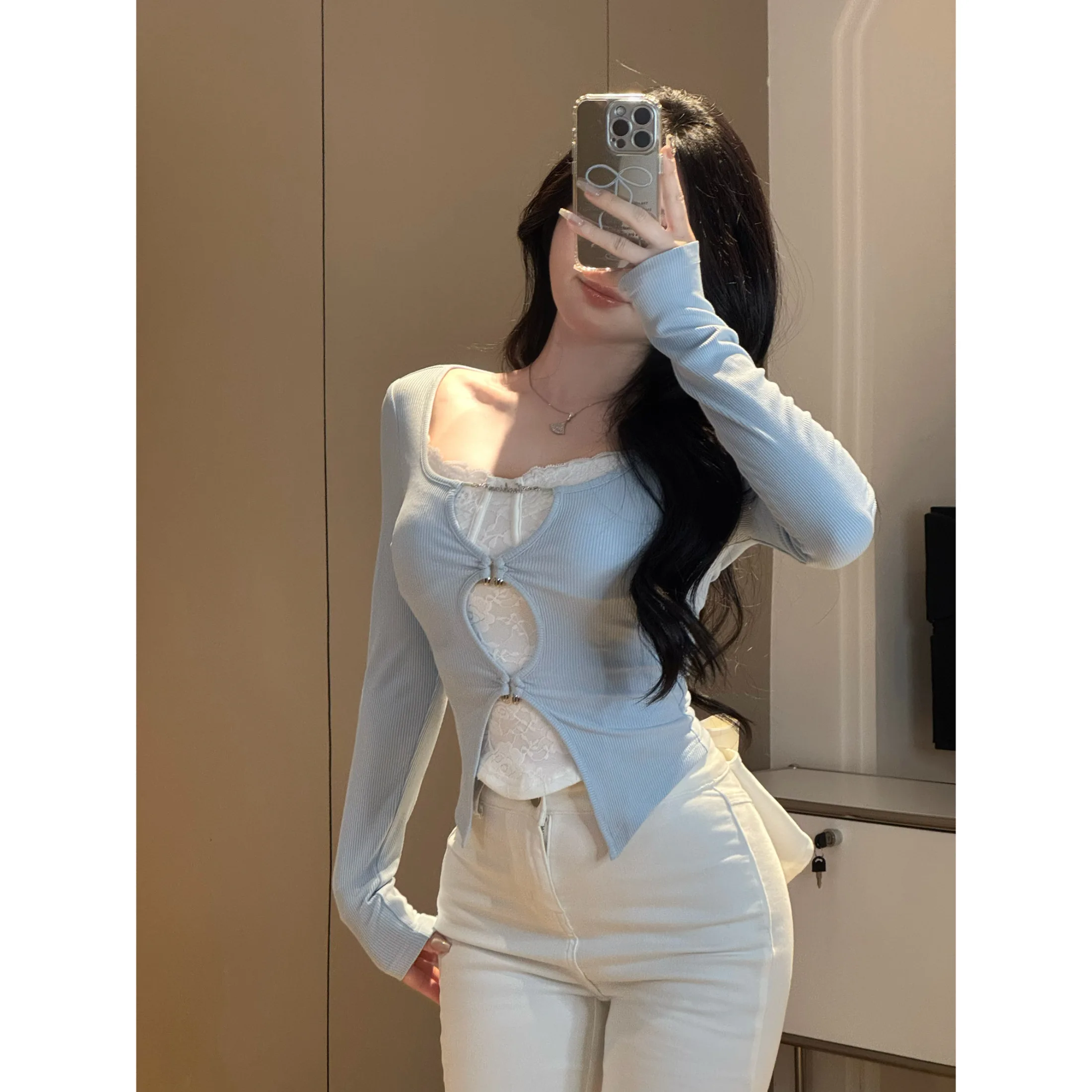 Комплект MengFairy Pure Desire: вязаный кардиган и топ, цвет морской волны, для повседневной носки, приталенный крой, V-образный вырез, длинный рукав, женский.
Комплект MengFairy Pure Desire: вязаный кардиган и топ, цвет морской волны, для повседневной носки, приталенный крой, V-образный вырез, длинный рукав, женский.