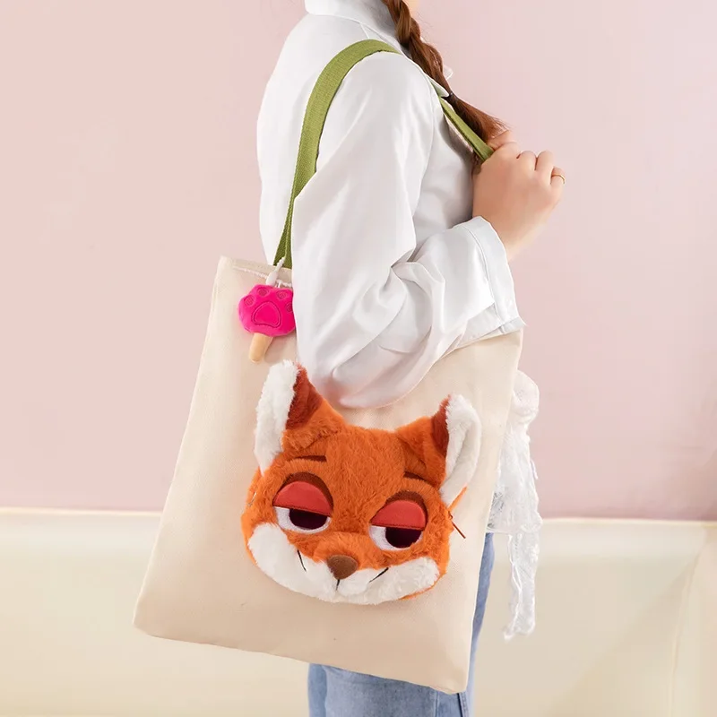 Плюшевая сумка через плечо Zootopia, холщовая сумка с изображением Джуди и Ника, большая вместительная портативная сумка для путешествий и поездок на работу, подарок на день рождения
Плюшевая сумка через плечо Zootopia, холщовая сумка с изображением Джуди и Ника, большая вместительная портативная сумка для путешествий и поездок на работу, подарок на день рождения