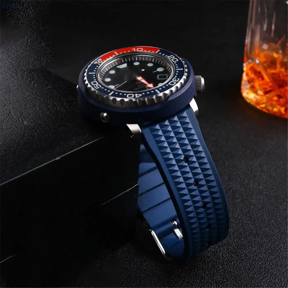 Ремешок для часов Seiko SKX007 SRP777J1 мужской, резиновый спортивный силиконовый браслет для часов Omega, 20 мм 22 мм
Ремешок для часов Seiko SKX007 SRP777J1 мужской, резиновый спортивный силиконовый браслет для часов Omega, 20 мм 22 мм