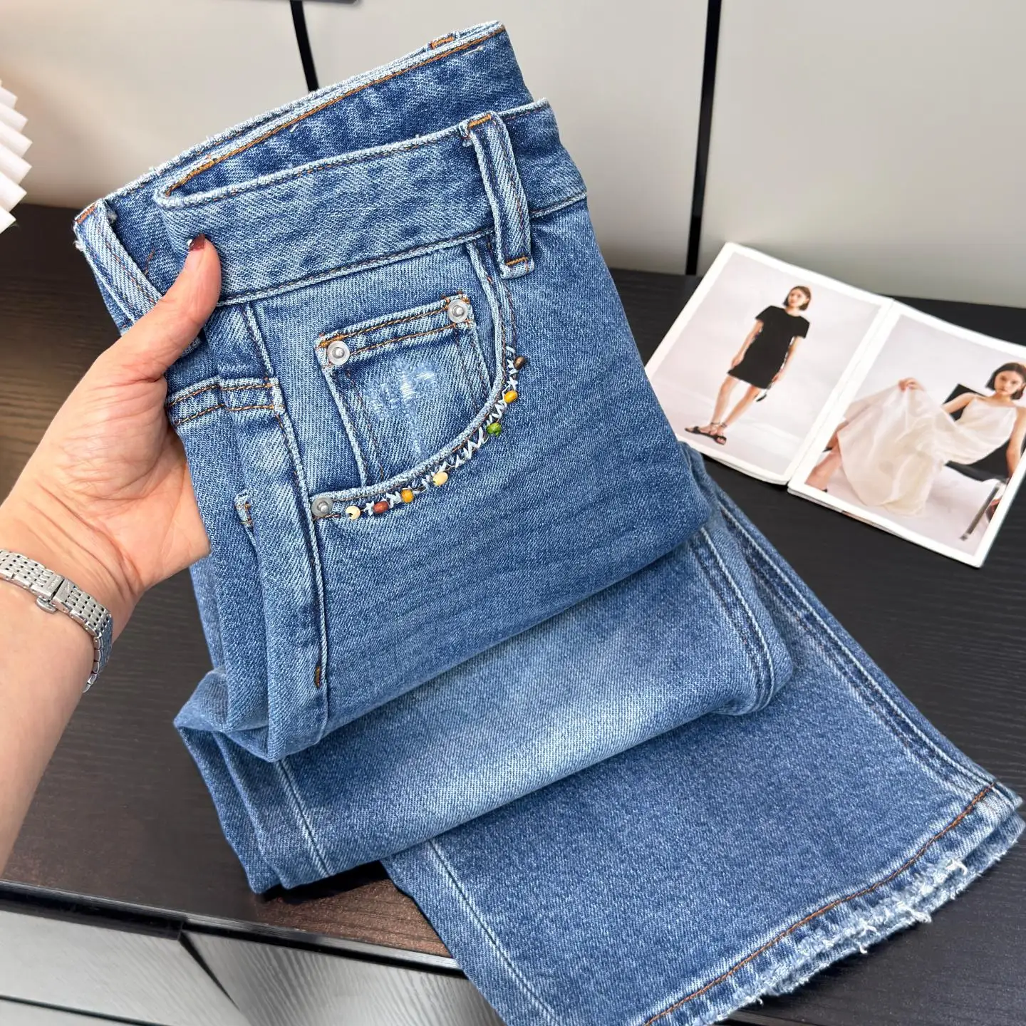 Retro High Waist Heavy Work Washed Distressed Beaded Embroidery Drapey Lyocell Cotton Straight Leg Denim Jeans Women's Casual...
Retro High Waist Heavy Work Washed Distressed Beaded Embroidery Drapey Lyocell Cotton Straight Leg Denim Jeans Women's Casual...