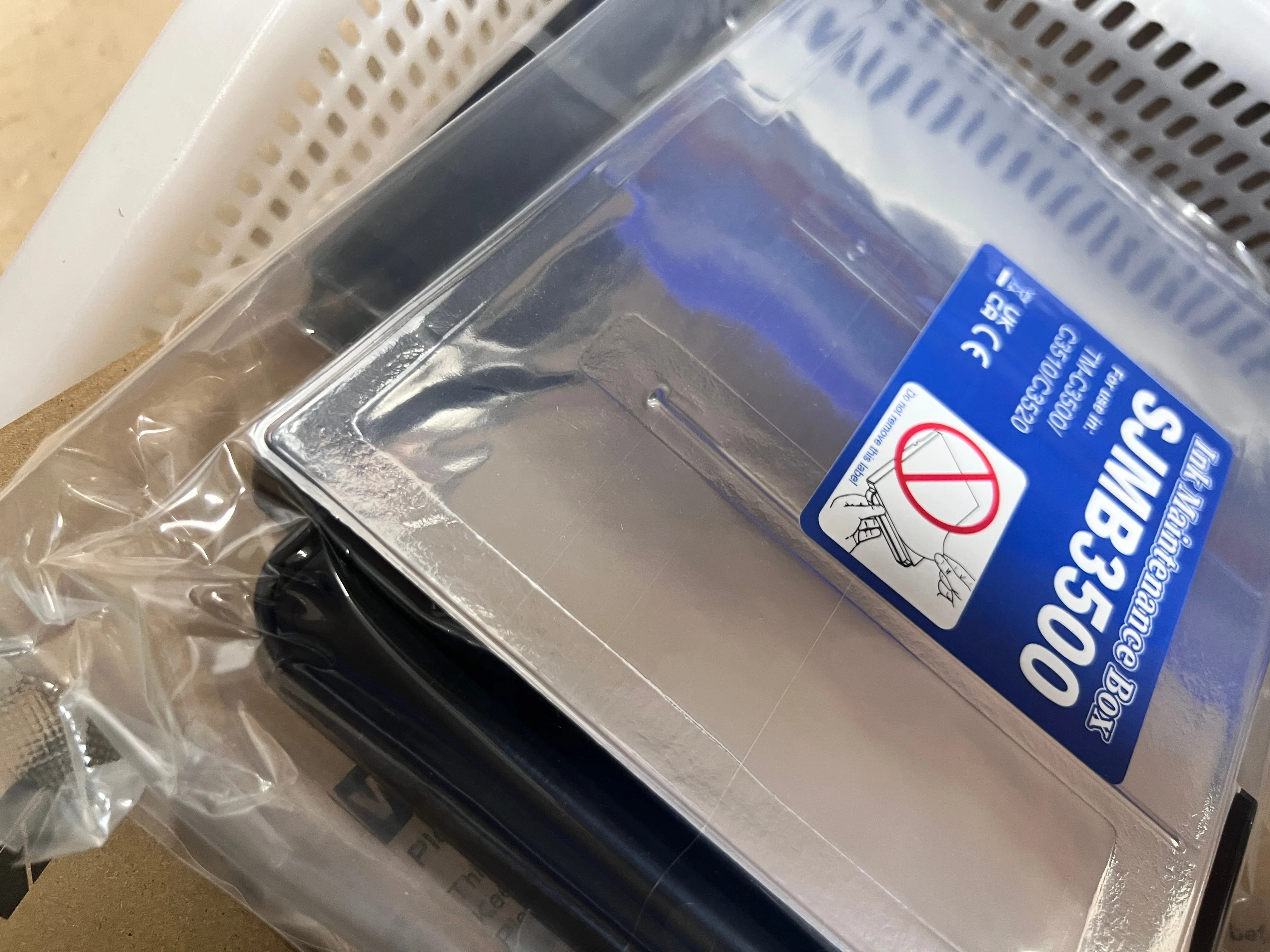 1X SJMB3500 C33S020580 Коробка для обслуживания EPSON ColorWorks C3500 C3510 C3520
1X SJMB3500 C33S020580 Коробка для обслуживания EPSON ColorWorks C3500 C3510 C3520