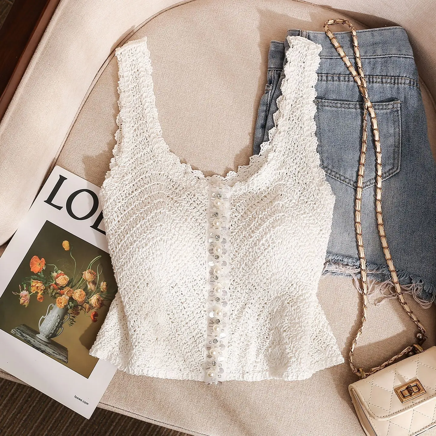 2026 New Y2K Beaded Knit Tank Top White V-Neck Cropped Cami with Ruffles Summer Glam Sleeveless Top
2026 New Y2K Beaded Knit Tank Top White V-Neck Cropped Cami with Ruffles Summer Glam Sleeveless Top