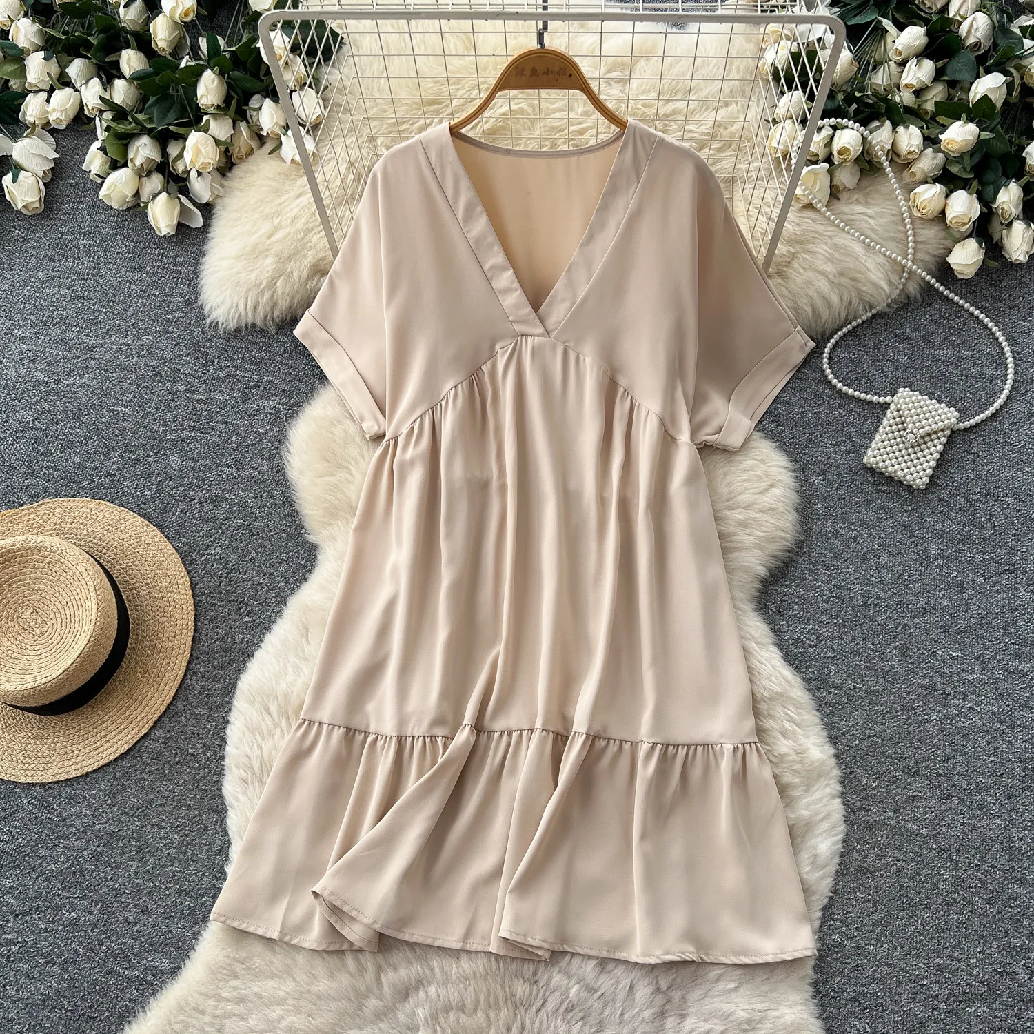 Summer Simple V-neck Dress For Women Korean Casual Fashion Elegant Solid Color Loose Female Versatile A-line Pleated Dresses
Summer Simple V-neck Dress For Women Korean Casual Fashion Elegant Solid Color Loose Female Versatile A-line Pleated Dresses