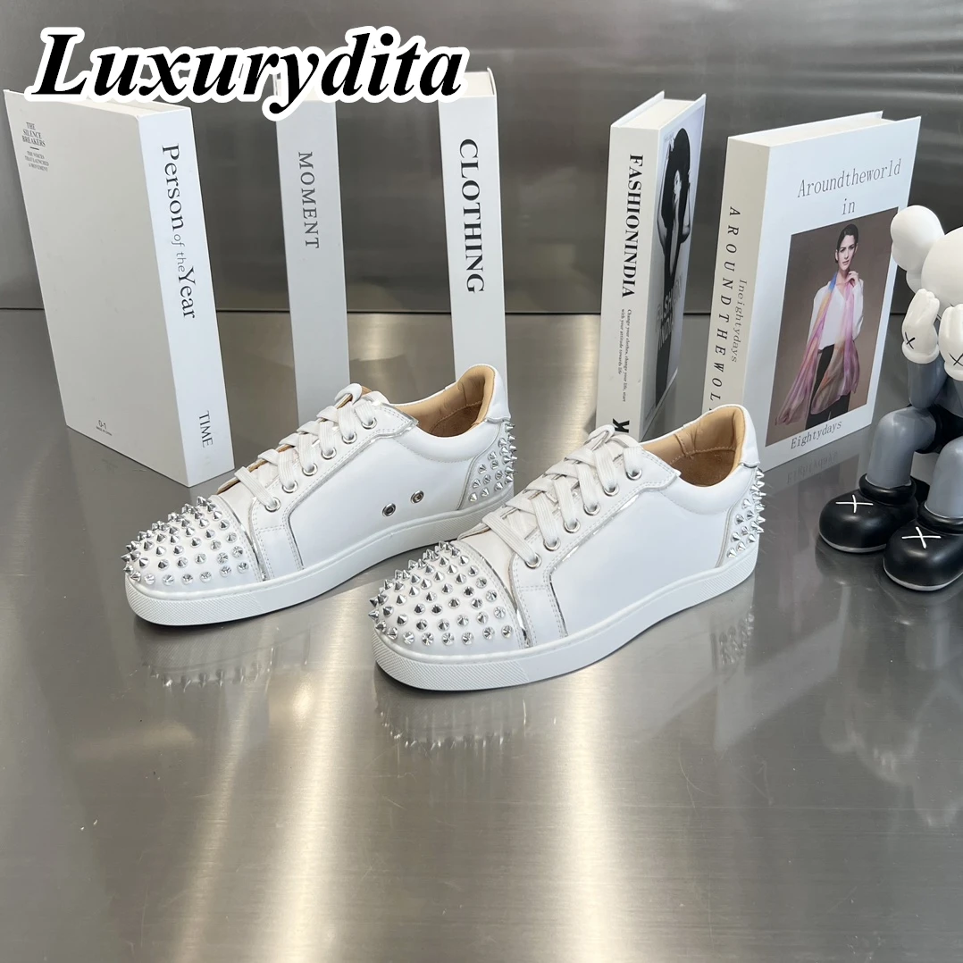 Top Quality Womens Trendy Casual Sneakers Luxury Mens Real Leather Tennis Shoes Designr Red Soled Tide Lovers Rivet Shoes HJ1145
Top Quality Womens Trendy Casual Sneakers Luxury Mens Real Leather Tennis Shoes Designr Red Soled Tide Lovers Rivet Shoes HJ1145