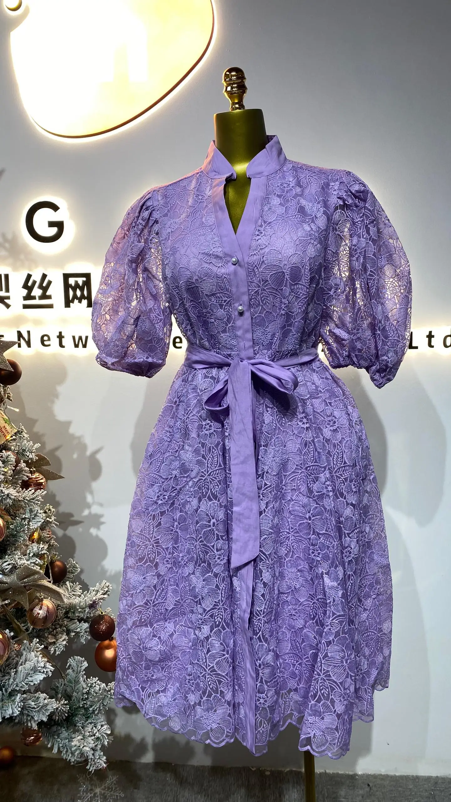 2025 Spring and Summer Collection Casual Single Breasted Dress Full Body Applique Collar Puff Sleeve Midi Dress Belt-GZMM014
2025 Spring and Summer Collection Casual Single Breasted Dress Full Body Applique Collar Puff Sleeve Midi Dress Belt-GZMM014