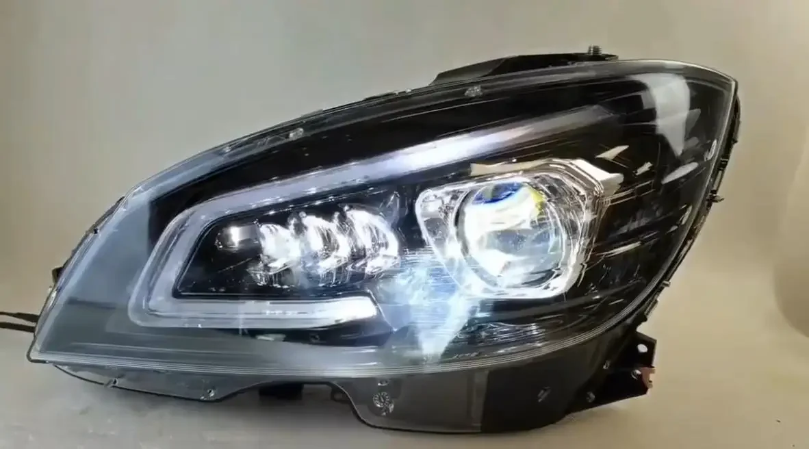 Car LED Headlight for Mercedes-Benz C-class W204 Amg C63 DRL Daytime Running Light Yellow turn signal Автомобильные лампы 
Car LED Headlight for Mercedes-Benz C-class W204 Amg C63 DRL Daytime Running Light Yellow turn signal Автомобильные лампы