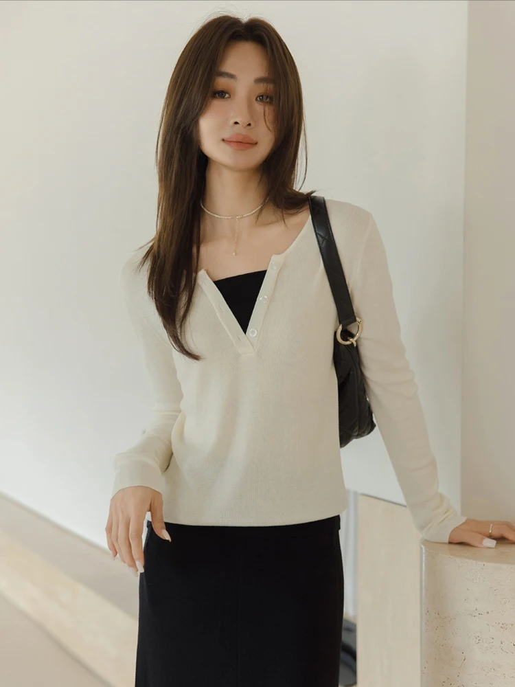 Ele Early Spring Knitted Sweater Women's New Sle Petite Fake Two-Piece Design Slimming Versatile Top by Wang Fei Jia
Ele Early Spring Knitted Sweater Women's New Sle Petite Fake Two-Piece Design Slimming Versatile Top by Wang Fei Jia