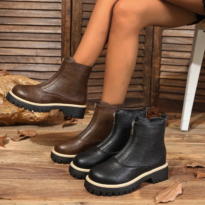 Женские ботильоны, короткие ботинки для верховой езды на каблуке большого размера, новинка 2025, кожаные ботинки челси на молнии с толстой подошвой, женские ботинки на резиновой подошве
Женские ботильоны, короткие ботинки для верховой езды на каблуке большого размера, новинка 2025, кожаные ботинки челси на молнии с толстой подошвой, женские ботинки на резиновой подошве