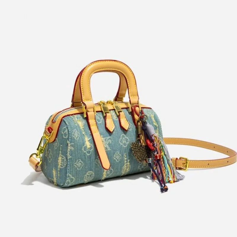 High-End Luxury Tote Bag With Vintage Charm And Solid Color For Business Leisure Everyday Commuter Use
High-End Luxury Tote Bag With Vintage Charm And Solid Color For Business Leisure Everyday Commuter Use