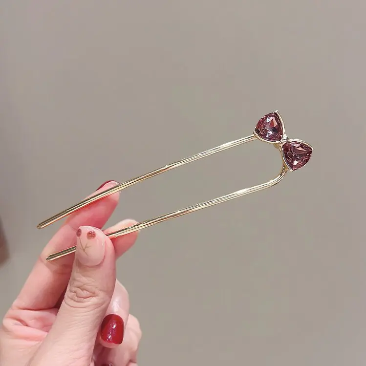 Роскошная жемчужная U-образная заколка для волос, модный аксессуар для женщин, новая заколка в китайском стиле, незаменимая для укладки волос сзади головы
Роскошная жемчужная U-образная заколка для волос, модный аксессуар для женщин, новая заколка в китайском стиле, незаменимая для укладки волос сзади головы