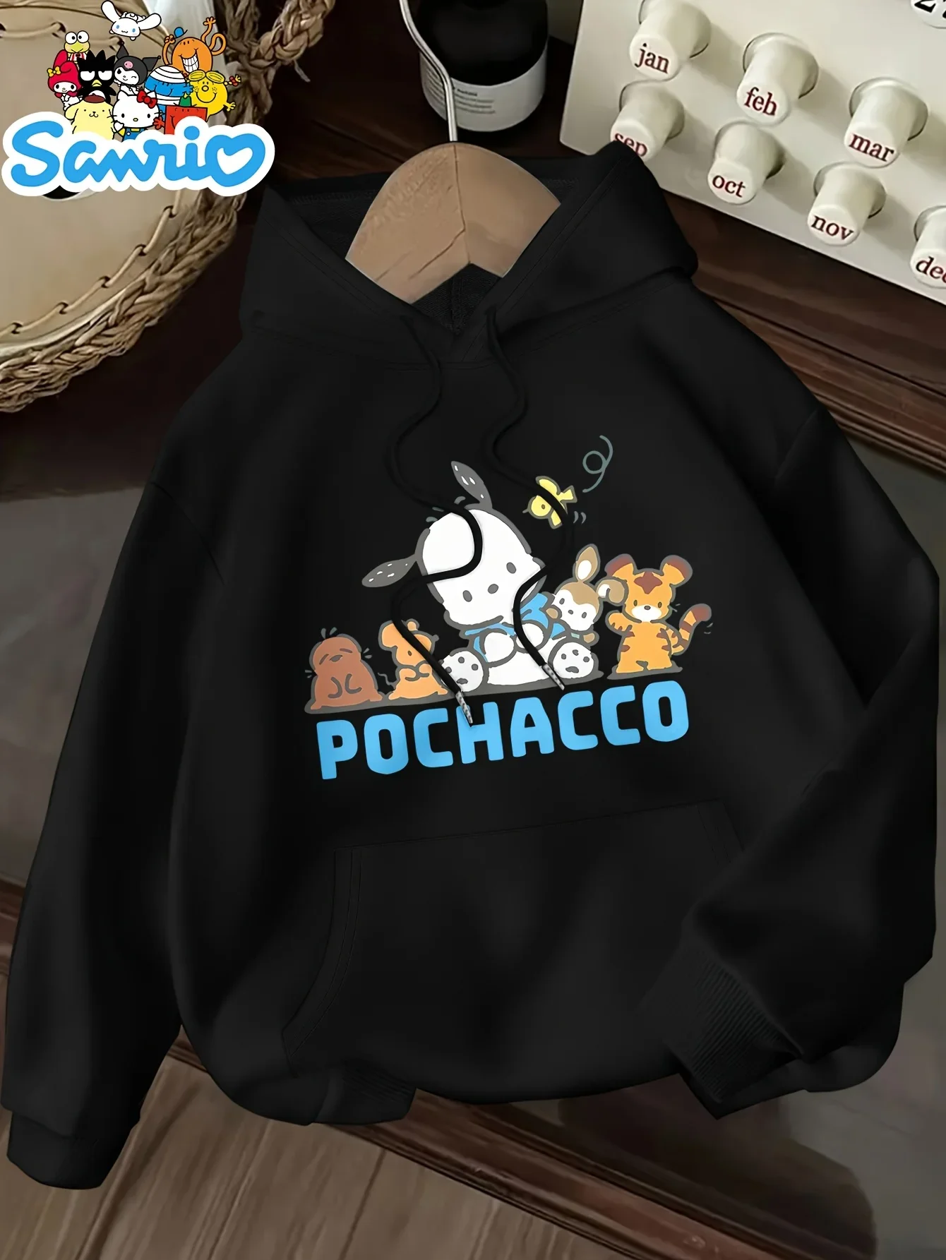 Женская толстовка с капюшоном Sanrio Graphic, пуловер с длинными рукавами и карманом, теплый повседневный топ для осени и зимы
Женская толстовка с капюшоном Sanrio Graphic, пуловер с длинными рукавами и карманом, теплый повседневный топ для осени и зимы